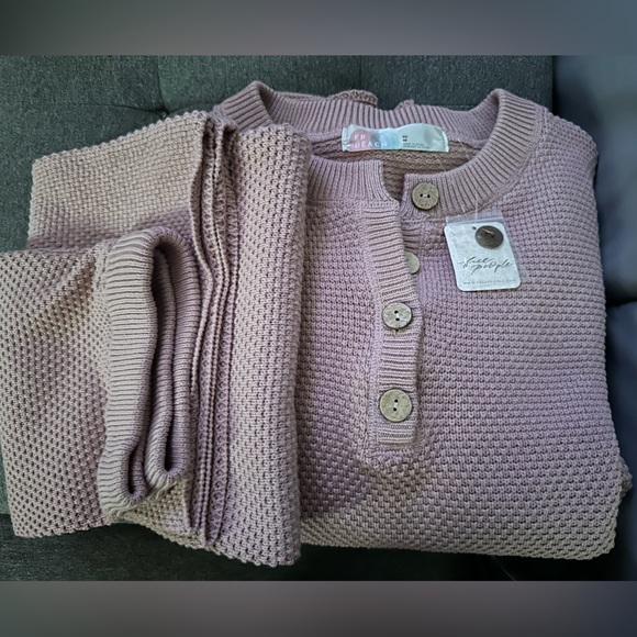 🔥NWT🌊! FREE PEOPLE! THE HAILEE SWEATER SET! Size 'XS' and color is Dusty Pink! - Picture 3 of 9